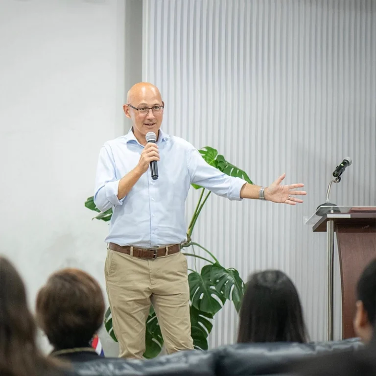 The British Ambassador to Thailand Visited the KKUIC, to Meet our Staff, Students and to Deliver a Special Lecture on “Thai-UK Relations”