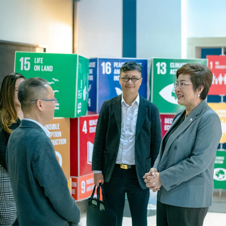 KKUIC Welcomes Delegation from VNU–USSH