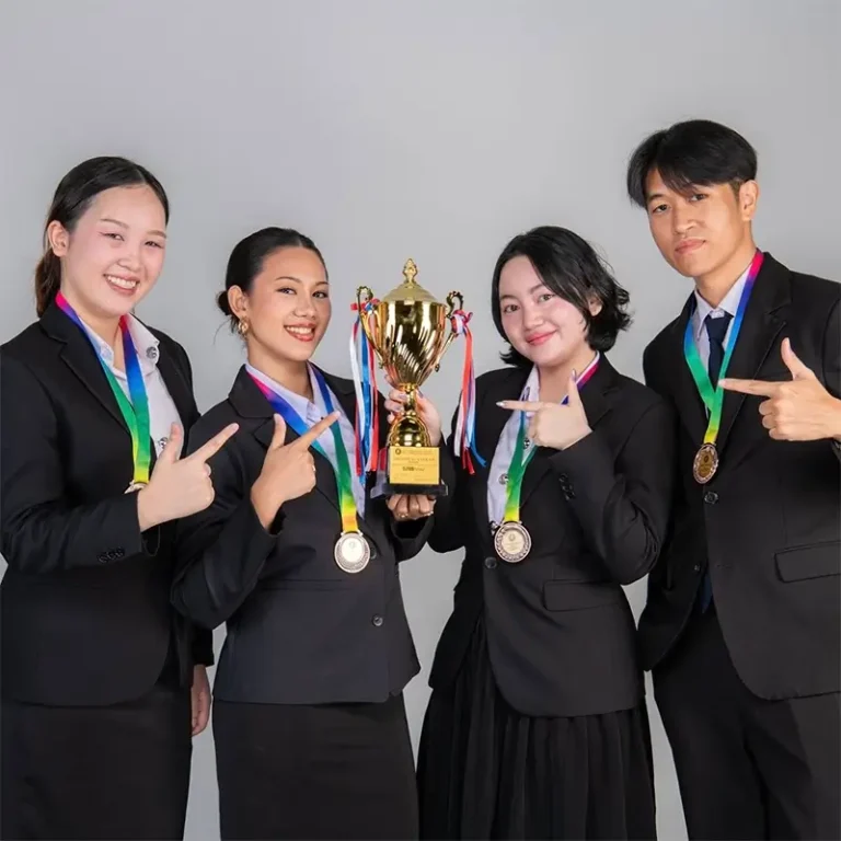 Celebrating Global Success: KKUIC Dean Honors Students for Winning 3rd Place Worldwide at IABMS